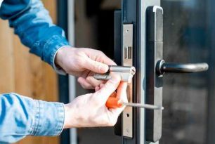 Comment bien sécuriser la porte d’entrée d’une maison ?